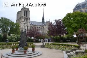 [P21] Vedere spre Notre Dame din curtea bisericii St Julien » foto by AZE
 - 
<span class="allrVoted glyphicon glyphicon-heart hidden" id="av882853"></span>
<a class="m-l-10 hidden" id="sv882853" onclick="voting_Foto_DelVot(,882853,1684)" role="button">șterge vot <span class="glyphicon glyphicon-remove"></span></a>
<a id="v9882853" class=" c-red"  onclick="voting_Foto_SetVot(882853)" role="button"><span class="glyphicon glyphicon-heart-empty"></span> <b>LIKE</b> = Votează poza</a> <img class="hidden"  id="f882853W9" src="/imagini/loader.gif" border="0" /><span class="AjErrMes hidden" id="e882853ErM"></span>