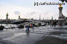 [P20] Podul Alexandre III si in spatele lui omniprezentul Tour Eiffel » foto by crosbyx*
 - 
<span class="allrVoted glyphicon glyphicon-heart hidden" id="av200966"></span>
<a class="m-l-10 hidden" id="sv200966" onclick="voting_Foto_DelVot(,200966,1684)" role="button">șterge vot <span class="glyphicon glyphicon-remove"></span></a>
<a id="v9200966" class=" c-red"  onclick="voting_Foto_SetVot(200966)" role="button"><span class="glyphicon glyphicon-heart-empty"></span> <b>LIKE</b> = Votează poza</a> <img class="hidden"  id="f200966W9" src="/imagini/loader.gif" border="0" /><span class="AjErrMes hidden" id="e200966ErM"></span>