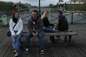 [P12] 'Pont des Arts' sau podul indragostitilor, un pod simplu unde tinerii isi jura credinta, isi graveaza numele pe un lacat atasat la o balustrada si apoi, arunca cheita in Sena » foto by dorgo
 - 
<span class="allrVoted glyphicon glyphicon-heart hidden" id="av680630"></span>
<a class="m-l-10 hidden" id="sv680630" onclick="voting_Foto_DelVot(,680630,1684)" role="button">șterge vot <span class="glyphicon glyphicon-remove"></span></a>
<a id="v9680630" class=" c-red"  onclick="voting_Foto_SetVot(680630)" role="button"><span class="glyphicon glyphicon-heart-empty"></span> <b>LIKE</b> = Votează poza</a> <img class="hidden"  id="f680630W9" src="/imagini/loader.gif" border="0" /><span class="AjErrMes hidden" id="e680630ErM"></span>