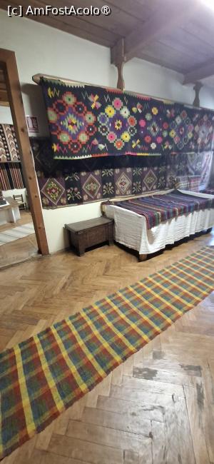 [P17] Vatra Dornei - Muzeul de Etnografie. Interior. » foto by iulianic
 - 
<span class="allrVoted glyphicon glyphicon-heart hidden" id="av1544215"></span>
<a class="m-l-10 hidden" id="sv1544215" onclick="voting_Foto_DelVot(,1544215,1782)" role="button">șterge vot <span class="glyphicon glyphicon-remove"></span></a>
<a id="v91544215" class=" c-red"  onclick="voting_Foto_SetVot(1544215)" role="button"><span class="glyphicon glyphicon-heart-empty"></span> <b>LIKE</b> = Votează poza</a> <img class="hidden"  id="f1544215W9" src="/imagini/loader.gif" border="0" /><span class="AjErrMes hidden" id="e1544215ErM"></span>