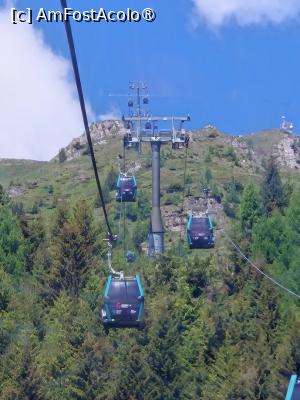 [P16] Cu gondola, spre cota 2000 » foto by adrianaglogo
 - 
<span class="allrVoted glyphicon glyphicon-heart hidden" id="av1536359"></span>
<a class="m-l-10 hidden" id="sv1536359" onclick="voting_Foto_DelVot(,1536359,1891)" role="button">șterge vot <span class="glyphicon glyphicon-remove"></span></a>
<a id="v91536359" class=" c-red"  onclick="voting_Foto_SetVot(1536359)" role="button"><span class="glyphicon glyphicon-heart-empty"></span> <b>LIKE</b> = Votează poza</a> <img class="hidden"  id="f1536359W9" src="/imagini/loader.gif" border="0" /><span class="AjErrMes hidden" id="e1536359ErM"></span>