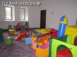 [P07] Locul de joaca pentru copii, in interior » foto by Storia
 - 
<span class="allrVoted glyphicon glyphicon-heart hidden" id="av932714"></span>
<a class="m-l-10 hidden" id="sv932714" onclick="voting_Foto_DelVot(,932714,1916)" role="button">șterge vot <span class="glyphicon glyphicon-remove"></span></a>
<a id="v9932714" class=" c-red"  onclick="voting_Foto_SetVot(932714)" role="button"><span class="glyphicon glyphicon-heart-empty"></span> <b>LIKE</b> = Votează poza</a> <img class="hidden"  id="f932714W9" src="/imagini/loader.gif" border="0" /><span class="AjErrMes hidden" id="e932714ErM"></span>