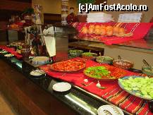 [P13] legume proaspete pe care le puteai folosi sa iti prepari singur salata dupa propriul gust; pe randul din spate era si ceapa alba si rosie taiata julienne, masline verzi si negre » foto by ile07
 - 
<span class="allrVoted glyphicon glyphicon-heart hidden" id="av457148"></span>
<a class="m-l-10 hidden" id="sv457148" onclick="voting_Foto_DelVot(,457148,1941)" role="button">șterge vot <span class="glyphicon glyphicon-remove"></span></a>
<a id="v9457148" class=" c-red"  onclick="voting_Foto_SetVot(457148)" role="button"><span class="glyphicon glyphicon-heart-empty"></span> <b>LIKE</b> = Votează poza</a> <img class="hidden"  id="f457148W9" src="/imagini/loader.gif" border="0" /><span class="AjErrMes hidden" id="e457148ErM"></span>