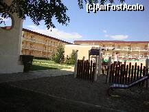 [P16] In stanga locului de joaca pentru copii, se vede o parte a corpului B, unde am sta acum 4 ani » foto by lucianaalex
 - 
<span class="allrVoted glyphicon glyphicon-heart hidden" id="av125167"></span>
<a class="m-l-10 hidden" id="sv125167" onclick="voting_Foto_DelVot(,125167,1946)" role="button">șterge vot <span class="glyphicon glyphicon-remove"></span></a>
<a id="v9125167" class=" c-red"  onclick="voting_Foto_SetVot(125167)" role="button"><span class="glyphicon glyphicon-heart-empty"></span> <b>LIKE</b> = Votează poza</a> <img class="hidden"  id="f125167W9" src="/imagini/loader.gif" border="0" /><span class="AjErrMes hidden" id="e125167ErM"></span>