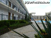 [P03] camere stanga si fata cu vedere la mare, camere dreapta - vedere sosea. » foto by kojak
 - 
<span class="allrVoted glyphicon glyphicon-heart hidden" id="av236063"></span>
<a class="m-l-10 hidden" id="sv236063" onclick="voting_Foto_DelVot(,236063,1952)" role="button">șterge vot <span class="glyphicon glyphicon-remove"></span></a>
<a id="v9236063" class=" c-red"  onclick="voting_Foto_SetVot(236063)" role="button"><span class="glyphicon glyphicon-heart-empty"></span> <b>LIKE</b> = Votează poza</a> <img class="hidden"  id="f236063W9" src="/imagini/loader.gif" border="0" /><span class="AjErrMes hidden" id="e236063ErM"></span>