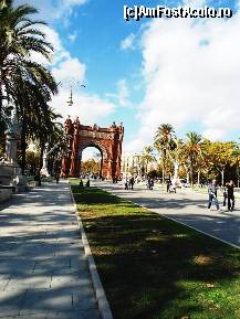 [P18] Arcul de Triumf - pentru vizitare va puteti da jos la statia ( Arc de Triomf ) » foto by bogdanfifa
 - 
<span class="allrVoted glyphicon glyphicon-heart hidden" id="av320459"></span>
<a class="m-l-10 hidden" id="sv320459" onclick="voting_Foto_DelVot(,320459,1999)" role="button">șterge vot <span class="glyphicon glyphicon-remove"></span></a>
<a id="v9320459" class=" c-red"  onclick="voting_Foto_SetVot(320459)" role="button"><span class="glyphicon glyphicon-heart-empty"></span> <b>LIKE</b> = Votează poza</a> <img class="hidden"  id="f320459W9" src="/imagini/loader.gif" border="0" /><span class="AjErrMes hidden" id="e320459ErM"></span>