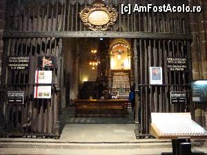 [P61] Barcelona, Catedral de la Seu Intrarea în Capella del sant Crist de Lepanto » foto by mariana.olaru
 - 
<span class="allrVoted glyphicon glyphicon-heart hidden" id="av368792"></span>
<a class="m-l-10 hidden" id="sv368792" onclick="voting_Foto_DelVot(,368792,1999)" role="button">șterge vot <span class="glyphicon glyphicon-remove"></span></a>
<a id="v9368792" class=" c-red"  onclick="voting_Foto_SetVot(368792)" role="button"><span class="glyphicon glyphicon-heart-empty"></span> <b>LIKE</b> = Votează poza</a> <img class="hidden"  id="f368792W9" src="/imagini/loader.gif" border="0" /><span class="AjErrMes hidden" id="e368792ErM"></span>