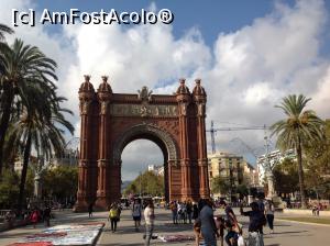 [P12] Arcul de Triumf, la capatul promenadei dinspre Parcul Ciutadella » foto by Bodobo
 - 
<span class="allrVoted glyphicon glyphicon-heart hidden" id="av951003"></span>
<a class="m-l-10 hidden" id="sv951003" onclick="voting_Foto_DelVot(,951003,1999)" role="button">șterge vot <span class="glyphicon glyphicon-remove"></span></a>
<a id="v9951003" class=" c-red"  onclick="voting_Foto_SetVot(951003)" role="button"><span class="glyphicon glyphicon-heart-empty"></span> <b>LIKE</b> = Votează poza</a> <img class="hidden"  id="f951003W9" src="/imagini/loader.gif" border="0" /><span class="AjErrMes hidden" id="e951003ErM"></span>