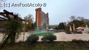 [P17] Hotel Termal - bazinul exterior cu jacuzzi, plus o piscină închisă, operațională probabil doar vara. » foto by Dragoș_MD
 - 
<span class="allrVoted glyphicon glyphicon-heart hidden" id="av1458896"></span>
<a class="m-l-10 hidden" id="sv1458896" onclick="voting_Foto_DelVot(,1458896,2019)" role="button">șterge vot <span class="glyphicon glyphicon-remove"></span></a>
<a id="v91458896" class=" c-red"  onclick="voting_Foto_SetVot(1458896)" role="button"><span class="glyphicon glyphicon-heart-empty"></span> <b>LIKE</b> = Votează poza</a> <img class="hidden"  id="f1458896W9" src="/imagini/loader.gif" border="0" /><span class="AjErrMes hidden" id="e1458896ErM"></span>