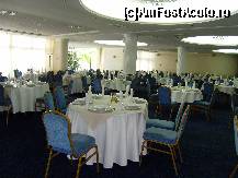 [P22] restaurantul hotelului pregatit pentru pranz » foto by geni
 - 
<span class="allrVoted glyphicon glyphicon-heart hidden" id="av100600"></span>
<a class="m-l-10 hidden" id="sv100600" onclick="voting_Foto_DelVot(,100600,2030)" role="button">șterge vot <span class="glyphicon glyphicon-remove"></span></a>
<a id="v9100600" class=" c-red"  onclick="voting_Foto_SetVot(100600)" role="button"><span class="glyphicon glyphicon-heart-empty"></span> <b>LIKE</b> = Votează poza</a> <img class="hidden"  id="f100600W9" src="/imagini/loader.gif" border="0" /><span class="AjErrMes hidden" id="e100600ErM"></span>