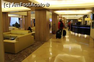 [P22] Otopeni, Rin Airport Hotel, Spre recepție pentru check-out » foto by mprofeanu
 - 
<span class="allrVoted glyphicon glyphicon-heart hidden" id="av1063306"></span>
<a class="m-l-10 hidden" id="sv1063306" onclick="voting_Foto_DelVot(,1063306,2113)" role="button">șterge vot <span class="glyphicon glyphicon-remove"></span></a>
<a id="v91063306" class=" c-red"  onclick="voting_Foto_SetVot(1063306)" role="button"><span class="glyphicon glyphicon-heart-empty"></span> <b>LIKE</b> = Votează poza</a> <img class="hidden"  id="f1063306W9" src="/imagini/loader.gif" border="0" /><span class="AjErrMes hidden" id="e1063306ErM"></span>
