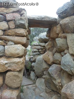 [P10] Nuraghe la Prisgiona - Intrarea. » foto by iulianic
 - 
<span class="allrVoted glyphicon glyphicon-heart hidden" id="av1451377"></span>
<a class="m-l-10 hidden" id="sv1451377" onclick="voting_Foto_DelVot(,1451377,2225)" role="button">șterge vot <span class="glyphicon glyphicon-remove"></span></a>
<a id="v91451377" class=" c-red"  onclick="voting_Foto_SetVot(1451377)" role="button"><span class="glyphicon glyphicon-heart-empty"></span> <b>LIKE</b> = Votează poza</a> <img class="hidden"  id="f1451377W9" src="/imagini/loader.gif" border="0" /><span class="AjErrMes hidden" id="e1451377ErM"></span>