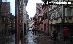 [P13] Stradă pietonală în centrul vechi al orașului Colmar, regiunea Alsacia, Franța.  » foto by traian.leuca †
 - 
<span class="allrVoted glyphicon glyphicon-heart hidden" id="av587503"></span>
<a class="m-l-10 hidden" id="sv587503" onclick="voting_Foto_DelVot(,587503,2237)" role="button">șterge vot <span class="glyphicon glyphicon-remove"></span></a>
<a id="v9587503" class=" c-red"  onclick="voting_Foto_SetVot(587503)" role="button"><span class="glyphicon glyphicon-heart-empty"></span> <b>LIKE</b> = Votează poza</a> <img class="hidden"  id="f587503W9" src="/imagini/loader.gif" border="0" /><span class="AjErrMes hidden" id="e587503ErM"></span>