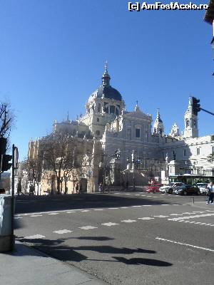 [P18] constructie monumentala a orasului, Catedrala Almudena » foto by amero
 - 
<span class="allrVoted glyphicon glyphicon-heart hidden" id="av610533"></span>
<a class="m-l-10 hidden" id="sv610533" onclick="voting_Foto_DelVot(,610533,2442)" role="button">șterge vot <span class="glyphicon glyphicon-remove"></span></a>
<a id="v9610533" class=" c-red"  onclick="voting_Foto_SetVot(610533)" role="button"><span class="glyphicon glyphicon-heart-empty"></span> <b>LIKE</b> = Votează poza</a> <img class="hidden"  id="f610533W9" src="/imagini/loader.gif" border="0" /><span class="AjErrMes hidden" id="e610533ErM"></span>