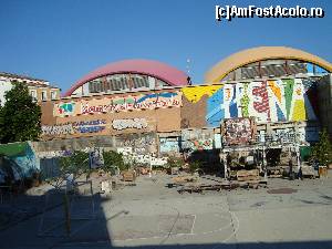 [P30] Mercado de la Cebada, in cartierul La Latina, acoperita de desene » foto by mireille
 - 
<span class="allrVoted glyphicon glyphicon-heart hidden" id="av684082"></span>
<a class="m-l-10 hidden" id="sv684082" onclick="voting_Foto_DelVot(,684082,2442)" role="button">șterge vot <span class="glyphicon glyphicon-remove"></span></a>
<a id="v9684082" class=" c-red"  onclick="voting_Foto_SetVot(684082)" role="button"><span class="glyphicon glyphicon-heart-empty"></span> <b>LIKE</b> = Votează poza</a> <img class="hidden"  id="f684082W9" src="/imagini/loader.gif" border="0" /><span class="AjErrMes hidden" id="e684082ErM"></span>