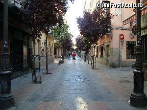 [P08] Calle de Leon, o stradă celebră, cu miros de brutării... la dreapta se deschide calea spre Calle de Echegaray.  » foto by mireille
 - 
<span class="allrVoted glyphicon glyphicon-heart hidden" id="av687012"></span>
<a class="m-l-10 hidden" id="sv687012" onclick="voting_Foto_DelVot(,687012,2442)" role="button">șterge vot <span class="glyphicon glyphicon-remove"></span></a>
<a id="v9687012" class=" c-red"  onclick="voting_Foto_SetVot(687012)" role="button"><span class="glyphicon glyphicon-heart-empty"></span> <b>LIKE</b> = Votează poza</a> <img class="hidden"  id="f687012W9" src="/imagini/loader.gif" border="0" /><span class="AjErrMes hidden" id="e687012ErM"></span>