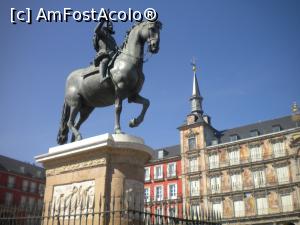 [P06] Statuia lui Felipe III in Plaza Mayor » foto by didona_stelea
 - 
<span class="allrVoted glyphicon glyphicon-heart hidden" id="av725867"></span>
<a class="m-l-10 hidden" id="sv725867" onclick="voting_Foto_DelVot(,725867,2442)" role="button">șterge vot <span class="glyphicon glyphicon-remove"></span></a>
<a id="v9725867" class=" c-red"  onclick="voting_Foto_SetVot(725867)" role="button"><span class="glyphicon glyphicon-heart-empty"></span> <b>LIKE</b> = Votează poza</a> <img class="hidden"  id="f725867W9" src="/imagini/loader.gif" border="0" /><span class="AjErrMes hidden" id="e725867ErM"></span>