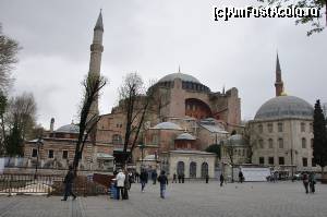 [P15] Aghia Sofia, sau Fosta biserica bizantina Sf Sofia transformata in moschee. In unele sali s-au descoperit sub vechea tencuiala fresce bizantine cu imagini religioase.  » foto by alunelu69
 - 
<span class="allrVoted glyphicon glyphicon-heart hidden" id="av508651"></span>
<a class="m-l-10 hidden" id="sv508651" onclick="voting_Foto_DelVot(,508651,2468)" role="button">șterge vot <span class="glyphicon glyphicon-remove"></span></a>
<a id="v9508651" class=" c-red"  onclick="voting_Foto_SetVot(508651)" role="button"><span class="glyphicon glyphicon-heart-empty"></span> <b>LIKE</b> = Votează poza</a> <img class="hidden"  id="f508651W9" src="/imagini/loader.gif" border="0" /><span class="AjErrMes hidden" id="e508651ErM"></span>