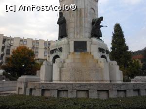 [P23] Veliko Târnovo - Monumentul 'Mama Bulgaria', detaliu.  » foto by iulianic
 - 
<span class="allrVoted glyphicon glyphicon-heart hidden" id="av1032761"></span>
<a class="m-l-10 hidden" id="sv1032761" onclick="voting_Foto_DelVot(,1032761,2587)" role="button">șterge vot <span class="glyphicon glyphicon-remove"></span></a>
<a id="v91032761" class=" c-red"  onclick="voting_Foto_SetVot(1032761)" role="button"><span class="glyphicon glyphicon-heart-empty"></span> <b>LIKE</b> = Votează poza</a> <img class="hidden"  id="f1032761W9" src="/imagini/loader.gif" border="0" /><span class="AjErrMes hidden" id="e1032761ErM"></span>