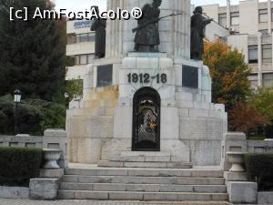 [P24] Veliko Târnovo - Monumentul 'Mama Bulgaria', detaliu.  » foto by iulianic
 - 
<span class="allrVoted glyphicon glyphicon-heart hidden" id="av1032762"></span>
<a class="m-l-10 hidden" id="sv1032762" onclick="voting_Foto_DelVot(,1032762,2587)" role="button">șterge vot <span class="glyphicon glyphicon-remove"></span></a>
<a id="v91032762" class=" c-red"  onclick="voting_Foto_SetVot(1032762)" role="button"><span class="glyphicon glyphicon-heart-empty"></span> <b>LIKE</b> = Votează poza</a> <img class="hidden"  id="f1032762W9" src="/imagini/loader.gif" border="0" /><span class="AjErrMes hidden" id="e1032762ErM"></span>