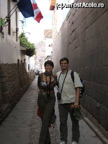 P12 [OCT-2008] Cladiri din Cuzco ,pe care urmasii conchistadorilor spanioli le-au construit pe temelia vechilor ziduri incase (scuze dar... cand am facut pozele nu ne-am gandit ca le vom face  publice ,asa ca suntem si noi ...)