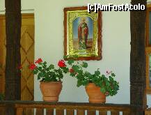 P31 [AUG-2010] Armonie la Mănăstirea Robaia : decor popular,prospețimea florilor, pacea icoanelor