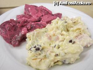 [P37] un fel de salata de boeuf cu salata de sfecla rosie » foto by butterfly
 - 
<span class="allrVoted glyphicon glyphicon-heart hidden" id="av357513"></span>
<a class="m-l-10 hidden" id="sv357513" onclick="voting_Foto_DelVot(,357513,2686)" role="button">șterge vot <span class="glyphicon glyphicon-remove"></span></a>
<a id="v9357513" class=" c-red"  onclick="voting_Foto_SetVot(357513)" role="button"><span class="glyphicon glyphicon-heart-empty"></span> <b>LIKE</b> = Votează poza</a> <img class="hidden"  id="f357513W9" src="/imagini/loader.gif" border="0" /><span class="AjErrMes hidden" id="e357513ErM"></span>