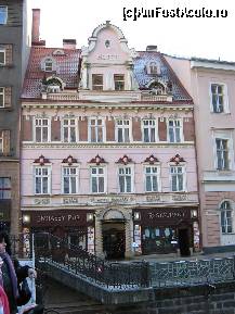 [P11] Karlovy Vary- hotel si pub Embassy » foto by luciaoradea
 - 
<span class="allrVoted glyphicon glyphicon-heart hidden" id="av218043"></span>
<a class="m-l-10 hidden" id="sv218043" onclick="voting_Foto_DelVot(,218043,2782)" role="button">șterge vot <span class="glyphicon glyphicon-remove"></span></a>
<a id="v9218043" class=" c-red"  onclick="voting_Foto_SetVot(218043)" role="button"><span class="glyphicon glyphicon-heart-empty"></span> <b>LIKE</b> = Votează poza</a> <img class="hidden"  id="f218043W9" src="/imagini/loader.gif" border="0" /><span class="AjErrMes hidden" id="e218043ErM"></span>