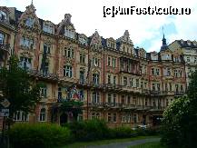 [P29] Cehia, Karlovy Vary, un alt hotel, oarecum vizavi de Grand Hotel Pupp » foto by magdalena
 - 
<span class="allrVoted glyphicon glyphicon-heart hidden" id="av122050"></span>
<a class="m-l-10 hidden" id="sv122050" onclick="voting_Foto_DelVot(,122050,2782)" role="button">șterge vot <span class="glyphicon glyphicon-remove"></span></a>
<a id="v9122050" class=" c-red"  onclick="voting_Foto_SetVot(122050)" role="button"><span class="glyphicon glyphicon-heart-empty"></span> <b>LIKE</b> = Votează poza</a> <img class="hidden"  id="f122050W9" src="/imagini/loader.gif" border="0" /><span class="AjErrMes hidden" id="e122050ErM"></span>