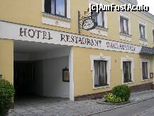 [P06] Intrarea in restaurantul hotelului Wachauerhof » foto by doina_c24
 - 
<span class="allrVoted glyphicon glyphicon-heart hidden" id="av208917"></span>
<a class="m-l-10 hidden" id="sv208917" onclick="voting_Foto_DelVot(,208917,2854)" role="button">șterge vot <span class="glyphicon glyphicon-remove"></span></a>
<a id="v9208917" class=" c-red"  onclick="voting_Foto_SetVot(208917)" role="button"><span class="glyphicon glyphicon-heart-empty"></span> <b>LIKE</b> = Votează poza</a> <img class="hidden"  id="f208917W9" src="/imagini/loader.gif" border="0" /><span class="AjErrMes hidden" id="e208917ErM"></span>