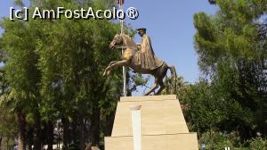[P23] Statuia lui Mustafa Kemal Ataturk din Parcul Yeșil Alan. » foto by ovidiuyepi
 - 
<span class="allrVoted glyphicon glyphicon-heart hidden" id="av1492764"></span>
<a class="m-l-10 hidden" id="sv1492764" onclick="voting_Foto_DelVot(,1492764,3123)" role="button">șterge vot <span class="glyphicon glyphicon-remove"></span></a>
<a id="v91492764" class=" c-red"  onclick="voting_Foto_SetVot(1492764)" role="button"><span class="glyphicon glyphicon-heart-empty"></span> <b>LIKE</b> = Votează poza</a> <img class="hidden"  id="f1492764W9" src="/imagini/loader.gif" border="0" /><span class="AjErrMes hidden" id="e1492764ErM"></span>
