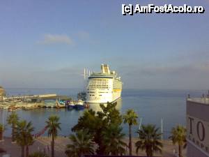 [P06] Kusadasi- nave de croaziera in port » foto by essib*
 - 
<span class="allrVoted glyphicon glyphicon-heart hidden" id="av501639"></span>
<a class="m-l-10 hidden" id="sv501639" onclick="voting_Foto_DelVot(,501639,3144)" role="button">șterge vot <span class="glyphicon glyphicon-remove"></span></a>
<a id="v9501639" class=" c-red"  onclick="voting_Foto_SetVot(501639)" role="button"><span class="glyphicon glyphicon-heart-empty"></span> <b>LIKE</b> = Votează poza</a> <img class="hidden"  id="f501639W9" src="/imagini/loader.gif" border="0" /><span class="AjErrMes hidden" id="e501639ErM"></span>