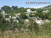 [P18] cocotate pe coastele dealurilor si ascunse printre livezi de maslini si culturi de vita de vie satele din Lefkada sunt incet parasite. » foto by Cristian_h*
 - 
<span class="allrVoted glyphicon glyphicon-heart hidden" id="av97263"></span>
<a class="m-l-10 hidden" id="sv97263" onclick="voting_Foto_DelVot(,97263,3173)" role="button">șterge vot <span class="glyphicon glyphicon-remove"></span></a>
<a id="v997263" class=" c-red"  onclick="voting_Foto_SetVot(97263)" role="button"><span class="glyphicon glyphicon-heart-empty"></span> <b>LIKE</b> = Votează poza</a> <img class="hidden"  id="f97263W9" src="/imagini/loader.gif" border="0" /><span class="AjErrMes hidden" id="e97263ErM"></span>