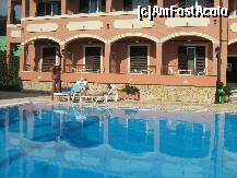 [P03] O dupa-amiaza la piscina. » foto by lilianaooo
 - 
<span class="allrVoted glyphicon glyphicon-heart hidden" id="av214284"></span>
<a class="m-l-10 hidden" id="sv214284" onclick="voting_Foto_DelVot(,214284,3194)" role="button">șterge vot <span class="glyphicon glyphicon-remove"></span></a>
<a id="v9214284" class=" c-red"  onclick="voting_Foto_SetVot(214284)" role="button"><span class="glyphicon glyphicon-heart-empty"></span> <b>LIKE</b> = Votează poza</a> <img class="hidden"  id="f214284W9" src="/imagini/loader.gif" border="0" /><span class="AjErrMes hidden" id="e214284ErM"></span>
