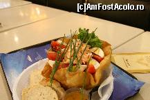 [P11] Salata de somon din Food Court » foto by liviadavidescu
 - 
<span class="allrVoted glyphicon glyphicon-heart hidden" id="av323686"></span>
<a class="m-l-10 hidden" id="sv323686" onclick="voting_Foto_DelVot(,323686,3199)" role="button">șterge vot <span class="glyphicon glyphicon-remove"></span></a>
<a id="v9323686" class=" c-red"  onclick="voting_Foto_SetVot(323686)" role="button"><span class="glyphicon glyphicon-heart-empty"></span> <b>LIKE</b> = Votează poza</a> <img class="hidden"  id="f323686W9" src="/imagini/loader.gif" border="0" /><span class="AjErrMes hidden" id="e323686ErM"></span>