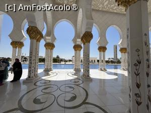 [P17] Moscheea Sheik Zayed Abu Dhabi » foto by AZE
 - 
<span class="allrVoted glyphicon glyphicon-heart hidden" id="av1488107"></span>
<a class="m-l-10 hidden" id="sv1488107" onclick="voting_Foto_DelVot(,1488107,3202)" role="button">șterge vot <span class="glyphicon glyphicon-remove"></span></a>
<a id="v91488107" class=" c-red"  onclick="voting_Foto_SetVot(1488107)" role="button"><span class="glyphicon glyphicon-heart-empty"></span> <b>LIKE</b> = Votează poza</a> <img class="hidden"  id="f1488107W9" src="/imagini/loader.gif" border="0" /><span class="AjErrMes hidden" id="e1488107ErM"></span>