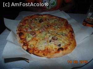 [P17] pizza delicioasa de la Symposio » foto by Denisa13
 - 
<span class="allrVoted glyphicon glyphicon-heart hidden" id="av714306"></span>
<a class="m-l-10 hidden" id="sv714306" onclick="voting_Foto_DelVot(,714306,3215)" role="button">șterge vot <span class="glyphicon glyphicon-remove"></span></a>
<a id="v9714306" class=" c-red"  onclick="voting_Foto_SetVot(714306)" role="button"><span class="glyphicon glyphicon-heart-empty"></span> <b>LIKE</b> = Votează poza</a> <img class="hidden"  id="f714306W9" src="/imagini/loader.gif" border="0" /><span class="AjErrMes hidden" id="e714306ErM"></span>