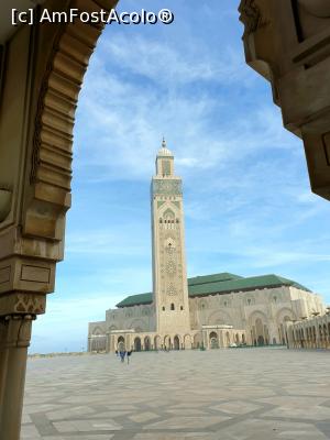 [P04] Moscheea Hasan al II-lea este cea mai mare din Maroc si a treia din lume, dupa cele din Mecca si Medina, putand gazdui 80.000 credinciosi pe esplanada, in aer liber si pana la 25.000, in interior. Este ornamentata cu marmura albastru pal si gresie Zellige, in stilul traditional marocan. » foto by geani anto
 - 
<span class="allrVoted glyphicon glyphicon-heart hidden" id="av1299332"></span>
<a class="m-l-10 hidden" id="sv1299332" onclick="voting_Foto_DelVot(,1299332,3221)" role="button">șterge vot <span class="glyphicon glyphicon-remove"></span></a>
<a id="v91299332" class=" c-red"  onclick="voting_Foto_SetVot(1299332)" role="button"><span class="glyphicon glyphicon-heart-empty"></span> <b>LIKE</b> = Votează poza</a> <img class="hidden"  id="f1299332W9" src="/imagini/loader.gif" border="0" /><span class="AjErrMes hidden" id="e1299332ErM"></span>