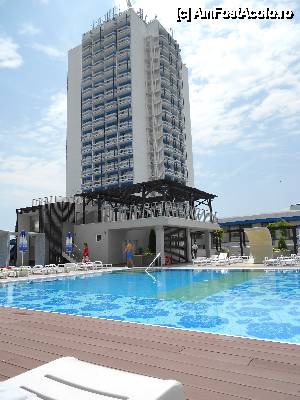 [P05] hotelul bourgas beach - poza de la piscina mare » foto by qorina
 - 
<span class="allrVoted glyphicon glyphicon-heart hidden" id="av450524"></span>
<a class="m-l-10 hidden" id="sv450524" onclick="voting_Foto_DelVot(,450524,3240)" role="button">șterge vot <span class="glyphicon glyphicon-remove"></span></a>
<a id="v9450524" class=" c-red"  onclick="voting_Foto_SetVot(450524)" role="button"><span class="glyphicon glyphicon-heart-empty"></span> <b>LIKE</b> = Votează poza</a> <img class="hidden"  id="f450524W9" src="/imagini/loader.gif" border="0" /><span class="AjErrMes hidden" id="e450524ErM"></span>