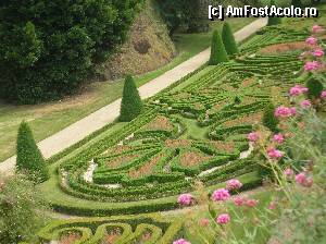 P02 [AUG-2012] Valea Loarei - Angers - castelul înconjurat de frumoase covoare de verdeață și flori. 