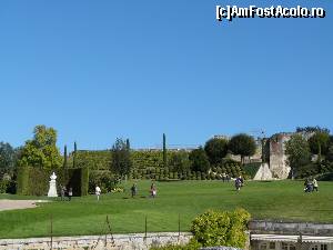 P19 [SEP-2012] Parcul din jurul castelului si statuia lui Leonardo da Vinci