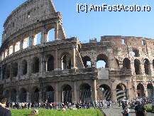 P04 [NOV-2009] Trebuie sa te retragi cateva sute de metri ca sa poti fotografia Colosseum-ul