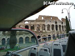 [P15] Coloseo văzut din buss » foto by marocanu21
 - 
<span class="allrVoted glyphicon glyphicon-heart hidden" id="av483151"></span>
<a class="m-l-10 hidden" id="sv483151" onclick="voting_Foto_DelVot(,483151,3406)" role="button">șterge vot <span class="glyphicon glyphicon-remove"></span></a>
<a id="v9483151" class=" c-red"  onclick="voting_Foto_SetVot(483151)" role="button"><span class="glyphicon glyphicon-heart-empty"></span> <b>LIKE</b> = Votează poza</a> <img class="hidden"  id="f483151W9" src="/imagini/loader.gif" border="0" /><span class="AjErrMes hidden" id="e483151ErM"></span>