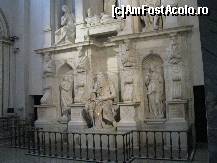 [P78] Chiesa di San Pietro in Vincoli - statuia lui Moise de Michelangelo - in fata statuii ghizii nu au voie sa se opreasca pt a da explicatii, trebuie sa stea pe lateral » foto by cristi_an3000
 - 
<span class="allrVoted glyphicon glyphicon-heart hidden" id="av151013"></span>
<a class="m-l-10 hidden" id="sv151013" onclick="voting_Foto_DelVot(,151013,3406)" role="button">șterge vot <span class="glyphicon glyphicon-remove"></span></a>
<a id="v9151013" class=" c-red"  onclick="voting_Foto_SetVot(151013)" role="button"><span class="glyphicon glyphicon-heart-empty"></span> <b>LIKE</b> = Votează poza</a> <img class="hidden"  id="f151013W9" src="/imagini/loader.gif" border="0" /><span class="AjErrMes hidden" id="e151013ErM"></span>
