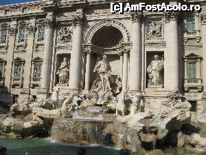 [P25] Fontana di Trevi, Roma » foto by vlado2
 - 
<span class="allrVoted glyphicon glyphicon-heart hidden" id="av488391"></span>
<a class="m-l-10 hidden" id="sv488391" onclick="voting_Foto_DelVot(,488391,3406)" role="button">șterge vot <span class="glyphicon glyphicon-remove"></span></a>
<a id="v9488391" class=" c-red"  onclick="voting_Foto_SetVot(488391)" role="button"><span class="glyphicon glyphicon-heart-empty"></span> <b>LIKE</b> = Votează poza</a> <img class="hidden"  id="f488391W9" src="/imagini/loader.gif" border="0" /><span class="AjErrMes hidden" id="e488391ErM"></span>