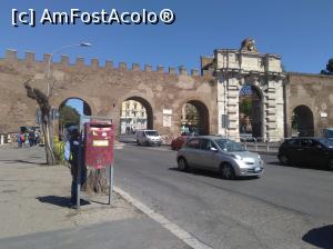 [P17] 17. Pentru a ajunge la Bazilica San Giovanni in Laterano trecem prin ”Porta San Giovanni, din zidul de apărare al cetății medievale.  » foto by msnd
 - 
<span class="allrVoted glyphicon glyphicon-heart hidden" id="av858720"></span>
<a class="m-l-10 hidden" id="sv858720" onclick="voting_Foto_DelVot(,858720,3406)" role="button">șterge vot <span class="glyphicon glyphicon-remove"></span></a>
<a id="v9858720" class=" c-red"  onclick="voting_Foto_SetVot(858720)" role="button"><span class="glyphicon glyphicon-heart-empty"></span> <b>LIKE</b> = Votează poza</a> <img class="hidden"  id="f858720W9" src="/imagini/loader.gif" border="0" /><span class="AjErrMes hidden" id="e858720ErM"></span>