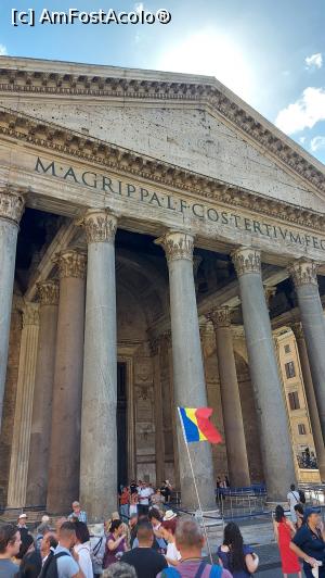 P07 [SEP-2022] Roma - la Panteon cu tricolorul
