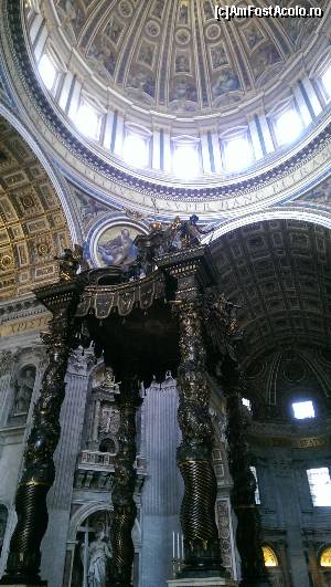 [P16] In San Pietro... baldachinul » foto by 1210andrei
 - 
<span class="allrVoted glyphicon glyphicon-heart hidden" id="av642729"></span>
<a class="m-l-10 hidden" id="sv642729" onclick="voting_Foto_DelVot(,642729,3406)" role="button">șterge vot <span class="glyphicon glyphicon-remove"></span></a>
<a id="v9642729" class=" c-red"  onclick="voting_Foto_SetVot(642729)" role="button"><span class="glyphicon glyphicon-heart-empty"></span> <b>LIKE</b> = Votează poza</a> <img class="hidden"  id="f642729W9" src="/imagini/loader.gif" border="0" /><span class="AjErrMes hidden" id="e642729ErM"></span>