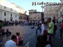 [P67] Roma,Piazza Navona-demonstrație de iluzionism și magie » foto by mariana.olaru
 - 
<span class="allrVoted glyphicon glyphicon-heart hidden" id="av207370"></span>
<a class="m-l-10 hidden" id="sv207370" onclick="voting_Foto_DelVot(,207370,3406)" role="button">șterge vot <span class="glyphicon glyphicon-remove"></span></a>
<a id="v9207370" class=" c-red"  onclick="voting_Foto_SetVot(207370)" role="button"><span class="glyphicon glyphicon-heart-empty"></span> <b>LIKE</b> = Votează poza</a> <img class="hidden"  id="f207370W9" src="/imagini/loader.gif" border="0" /><span class="AjErrMes hidden" id="e207370ErM"></span>