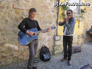 [P27] La fiecare colt de strada, interpreti de 'fado' » foto by bica adriana
 - 
<span class="allrVoted glyphicon glyphicon-heart hidden" id="av513541"></span>
<a class="m-l-10 hidden" id="sv513541" onclick="voting_Foto_DelVot(,513541,3414)" role="button">șterge vot <span class="glyphicon glyphicon-remove"></span></a>
<a id="v9513541" class=" c-red"  onclick="voting_Foto_SetVot(513541)" role="button"><span class="glyphicon glyphicon-heart-empty"></span> <b>LIKE</b> = Votează poza</a> <img class="hidden"  id="f513541W9" src="/imagini/loader.gif" border="0" /><span class="AjErrMes hidden" id="e513541ErM"></span>